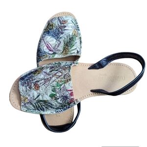 Peep Toe Flat Sandals